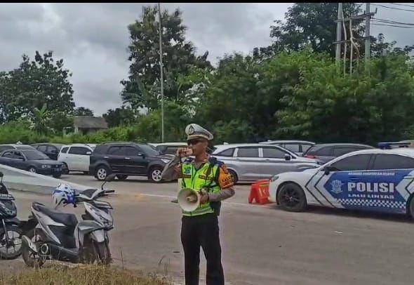 Hari kedua Lebaran 2024 arus lalu lintas di Kabupaten Lampung Tengah terpantau padat. (Dok. Polres Lamteng).