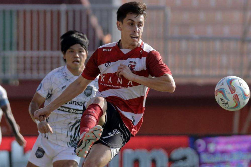 Madura United dalam laga menghadapi Borneo FC pada putaran pertama Liga 1 2023/2024. (instagram.com/maduraunited.fc)
