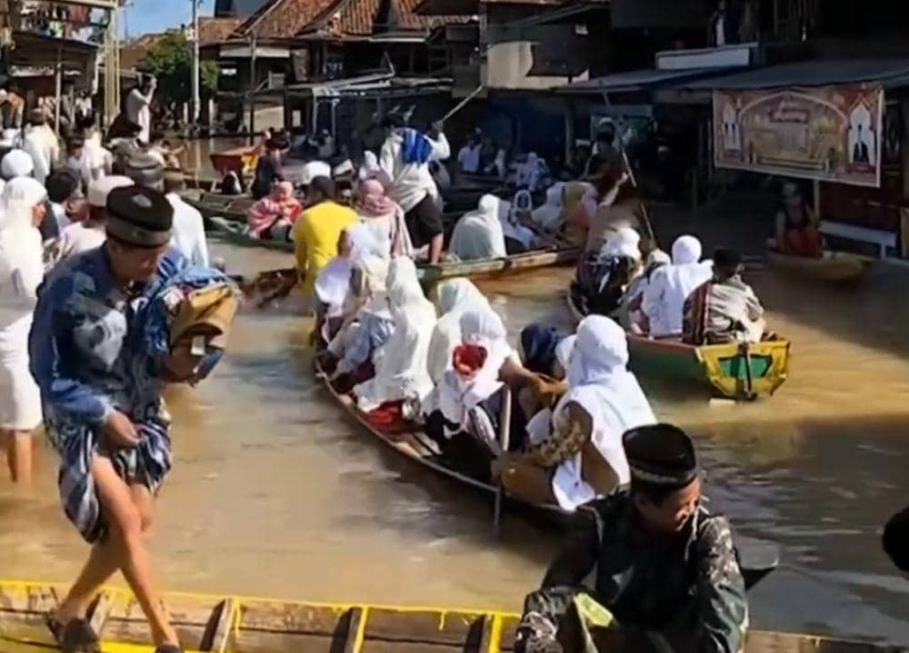 Masyarakat Muratara Rayakan Lebaran dalam Kondisi Banjir