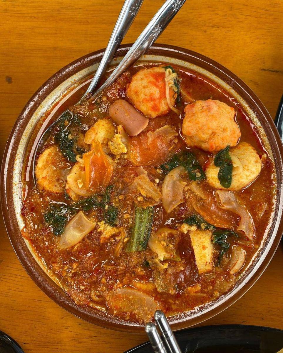 ilustrasi seblak (instagram.com/eattemptationsby)