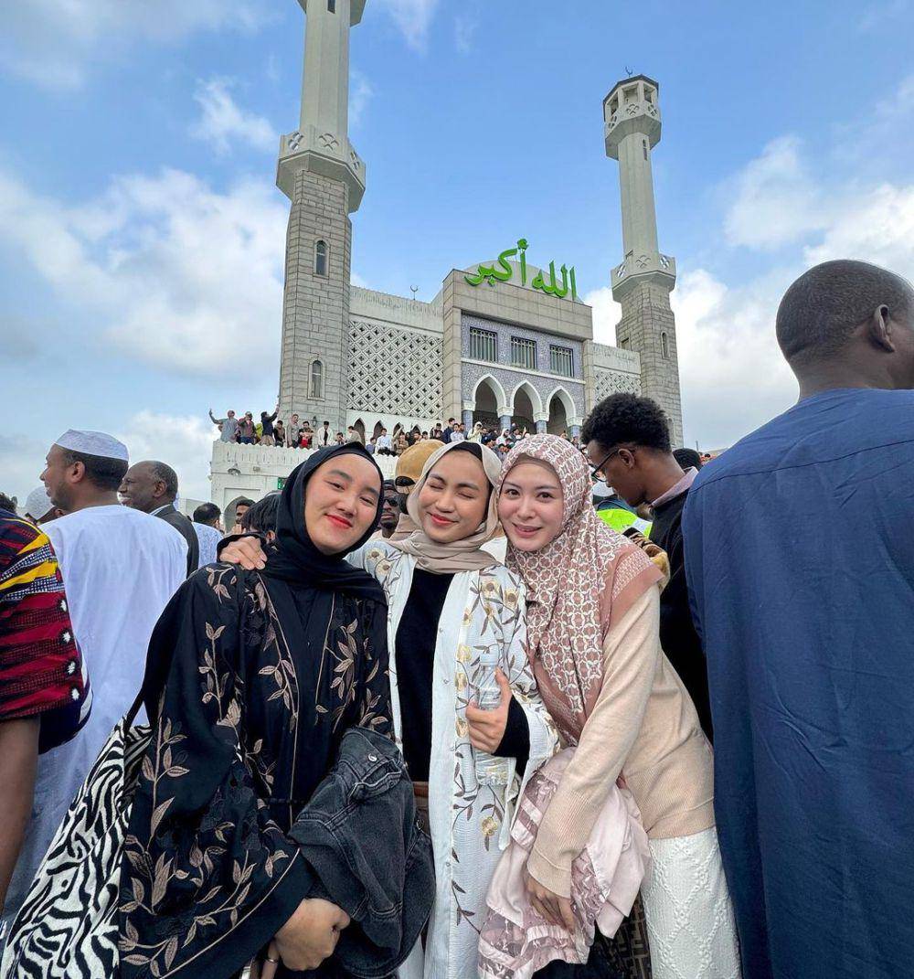 Potret Xaviera Putri, Bila, dan Ayana Moon (Instagram.com/xavieraaputri)