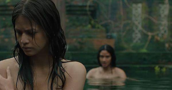 Badarawuhi menyamar jadi Ratih ( Dok.  MD Pictures / Badarawuhi Di Desa Penari )