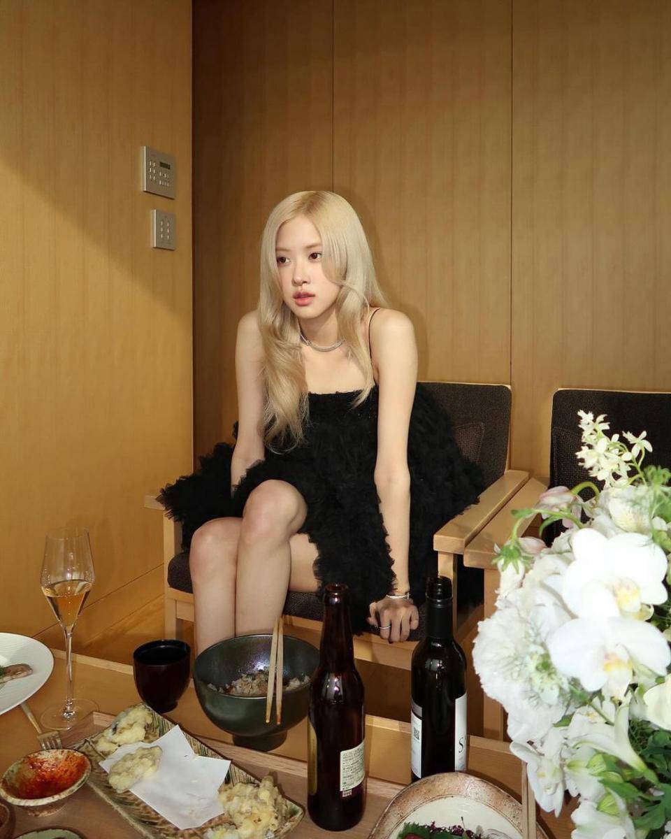 potret Rosé BLACKPINK di Tifanny Co. Event (instagram.com/roses_are_rosie)