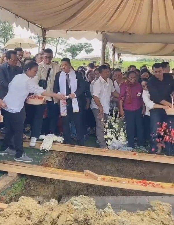 potret pemakaman Melitha Sidabutar (instagram.com/jesusarmyid)