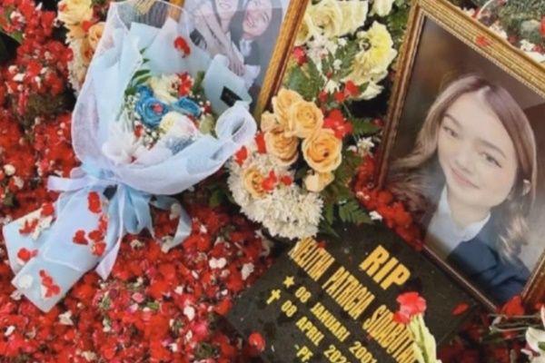 7 Potret Pemakaman Melitha Sidabutar, Bersebelahan dengan Melisha