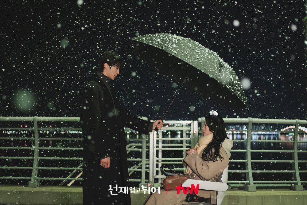 Byeon Woo Seok dan Kim Hye Yoon di Lovely Runner (twitter.com/CJnDrama)