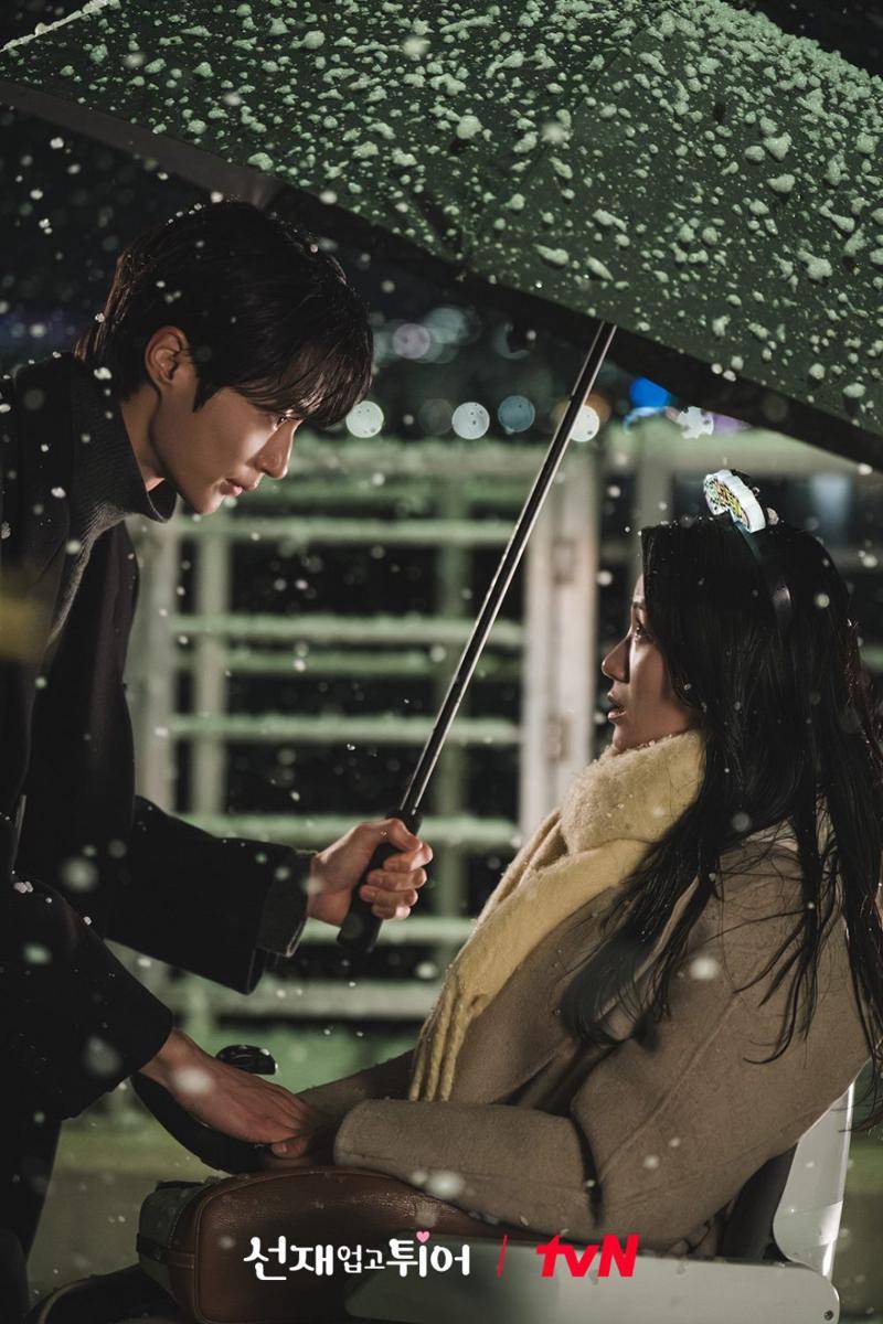 Byeon Woo Seok dan Kim Hye Yoon di Lovely Runner (twitter.com/CJnDrama)
