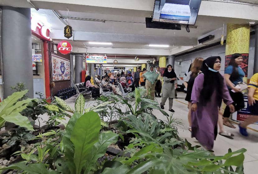 Suasana arus mudik masyarakat menggunakan KA (Dok. Humas PT. KAI Divre I Sumut)