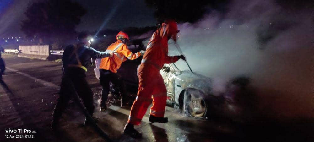 Mobil Accord Terbakar di Tol Jombang KM 689