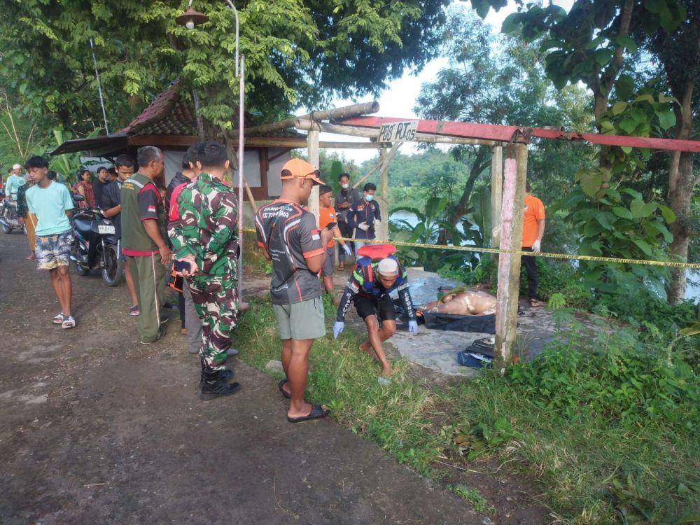 Penemuan mayat mengapung di bawah Jembatan Kretek 1.(Dok.Polres Bantul)