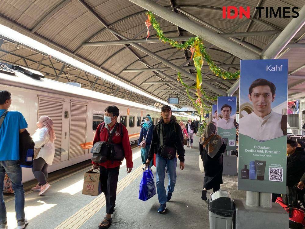 Suasana stasiun Gubeng Surabaya di arus balik Lebaran 2024, Jumat (12/4/2024)