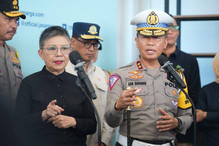 Kakorlantas Polri Irjen Pol. Aan Suhanan di Kantor Jasa Marga KM 70, Kamis (11/4/2024) (Dok/Humas Polri)