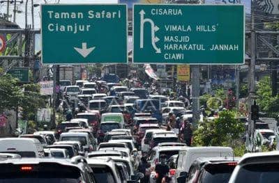 Wisatawan Membludak, Jalan Tol Jagorawi Arah Puncak Berlaku Contraflow