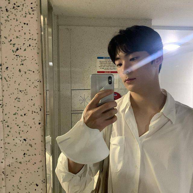 potret Song Geon Hee (instagram.com/songgeonhee)