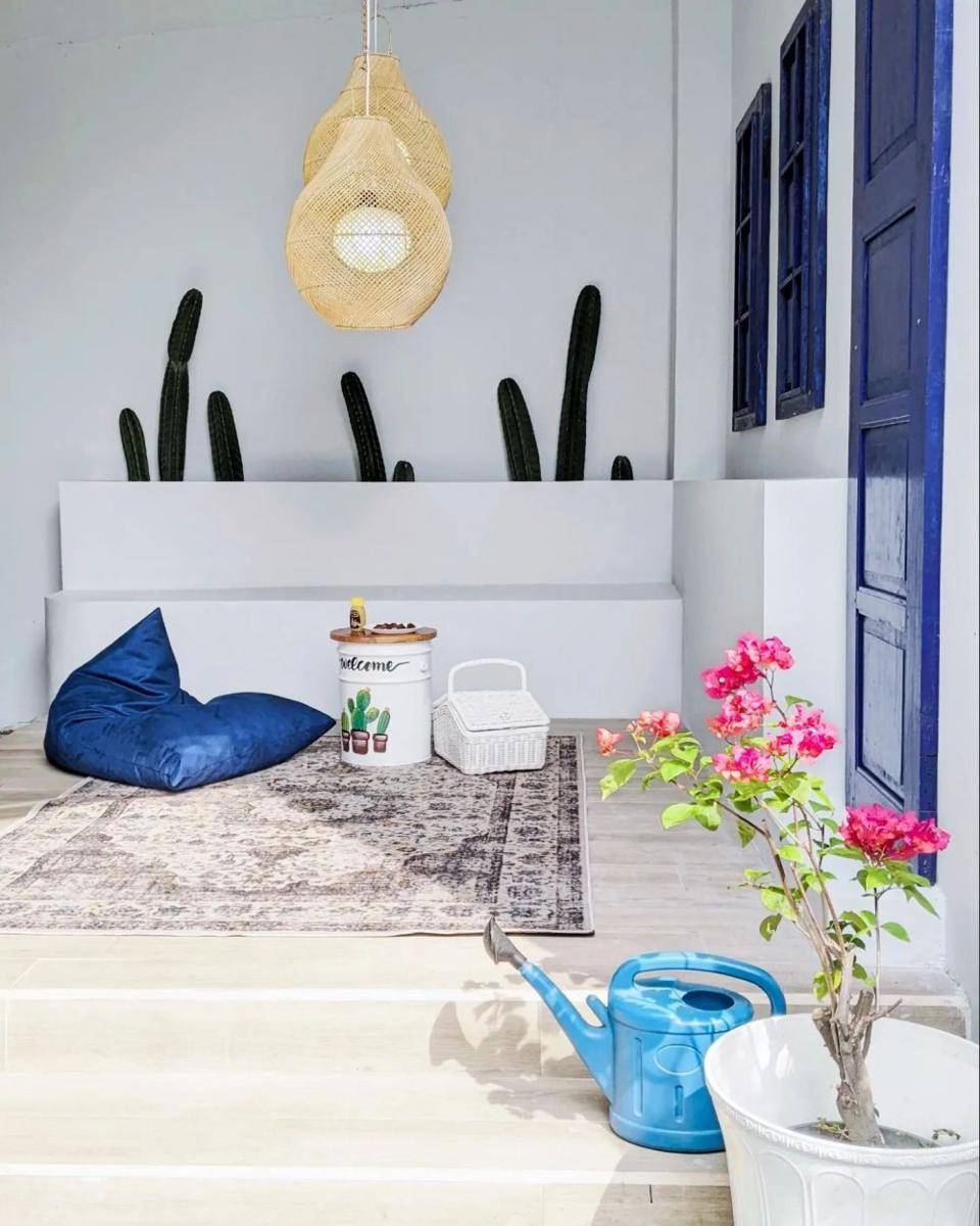 dekorasi rumah tropis (instagram.com/coastalsplash)