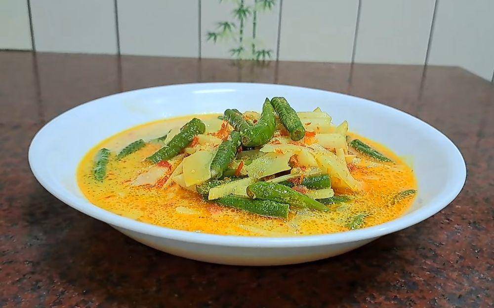 sayur rebung kacang panjang pedas (YouTube.com/Noer Diary)