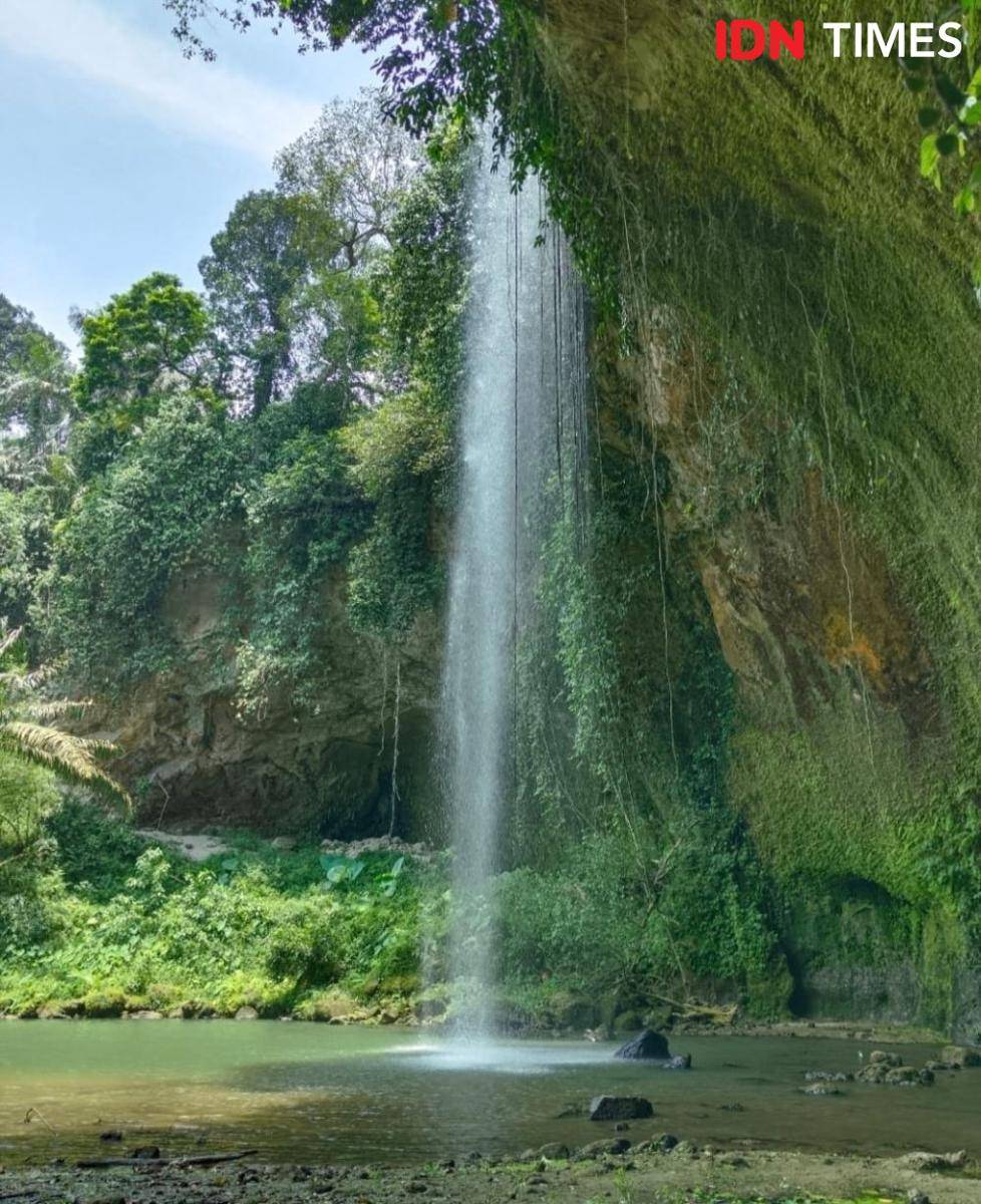 Air terjun Bahuri punya air yang sejuk dan bening (IDN Times/Eko Agus Herianto)