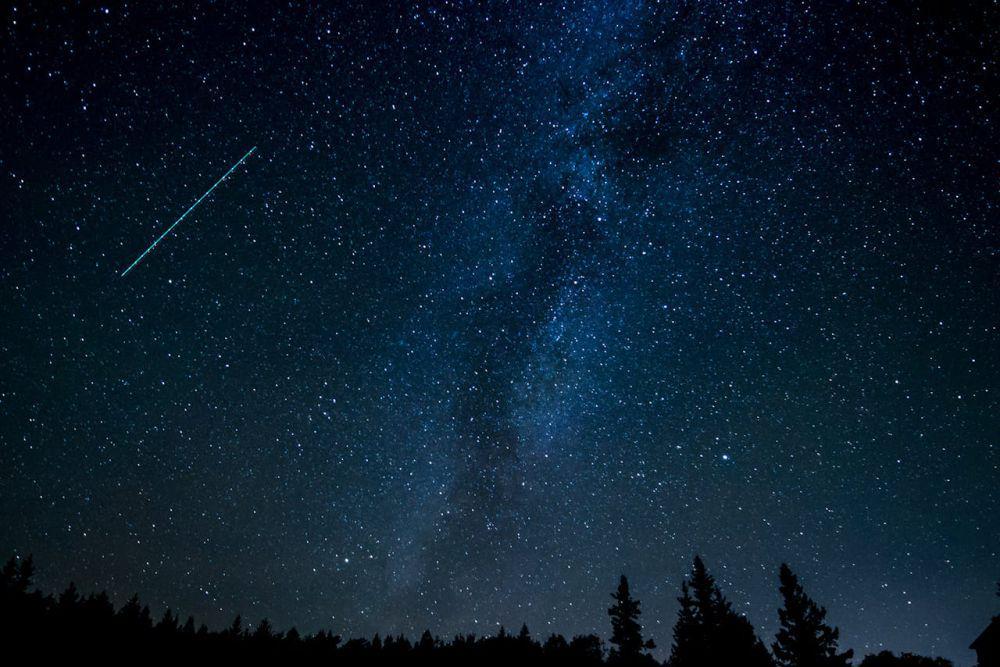 ilustrasi hujan meteor Lyrid (pexels.com/Niale LaSalle)