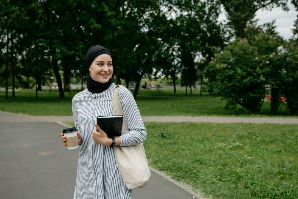 5 Cara Menumbuhkan Daya Tarik yang Kuat dalam Diri Sendiri