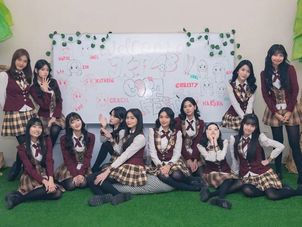 4 Member JKT48 yang Kuliah di Universitas Negeri, Bikin Salut!