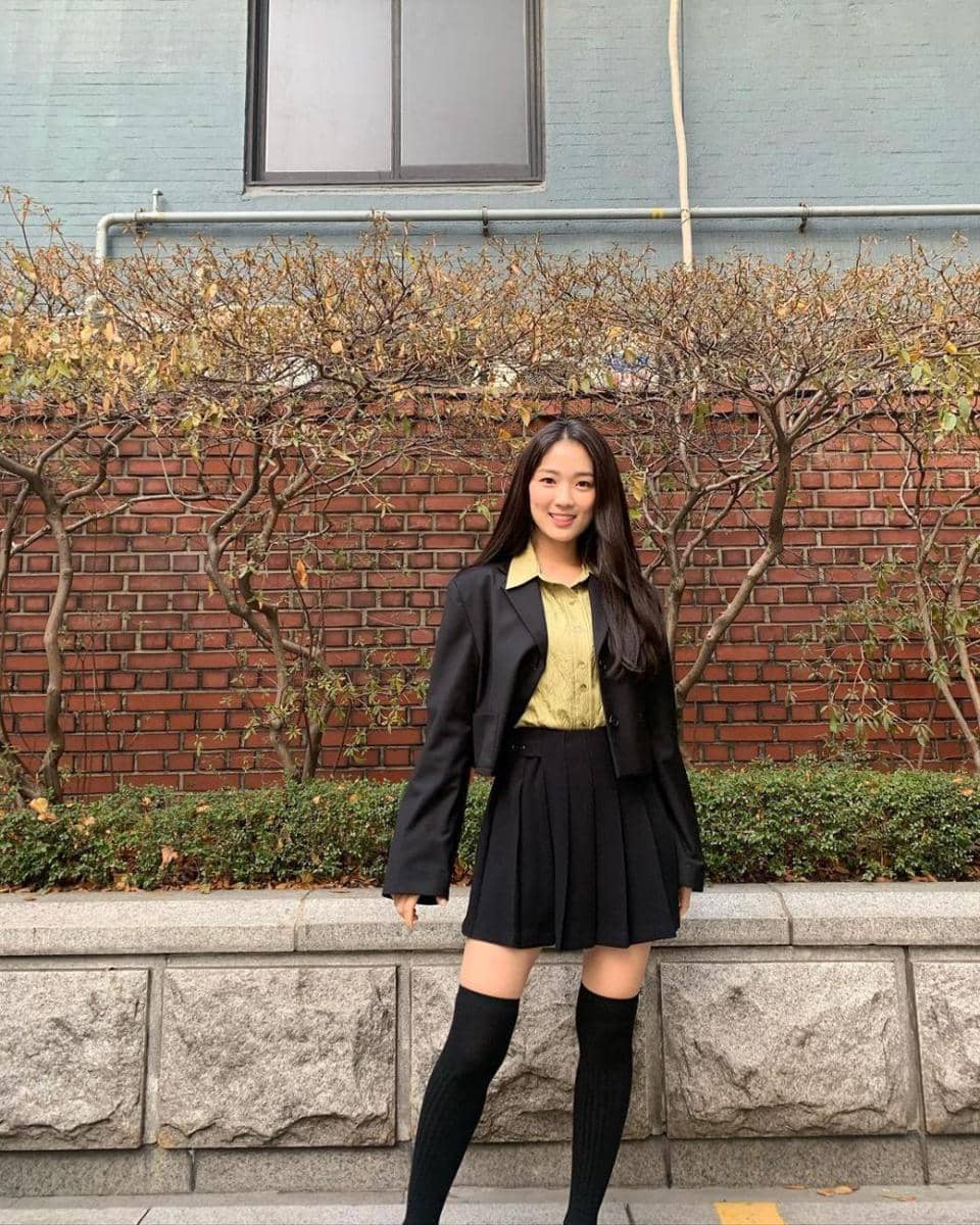 outfit ala Kim Hye Yoon (instagram.com/hye_yoon1110)