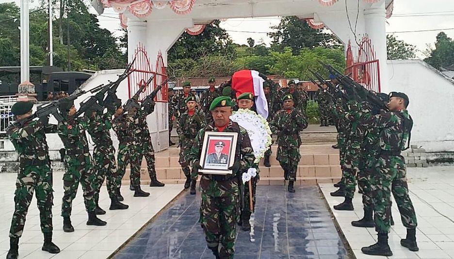 Danramil Aradide yang Gugur Diserang OPM Dimakamkan di TMP Nabire