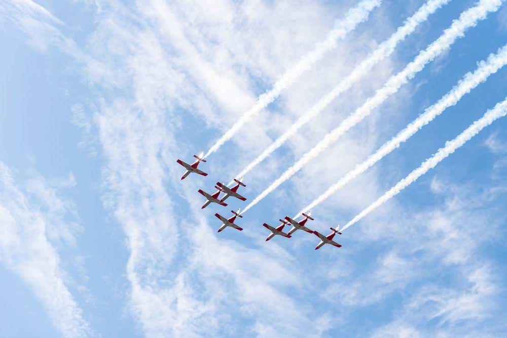 ilustrasi drone tempur (freepik.com/wirestock)