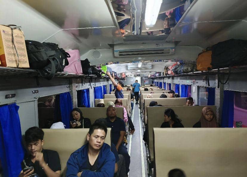 Suasana arus mudik pulang di PT KAI Divre I Sumut (Dok. Humas PT KAI Sumut)