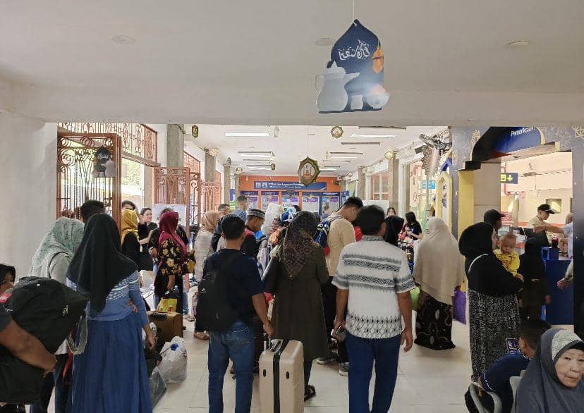 Suasana arus mudik pulang di PT KAI Divre I Sumut (Dok. Humas PT KAI Sumut)