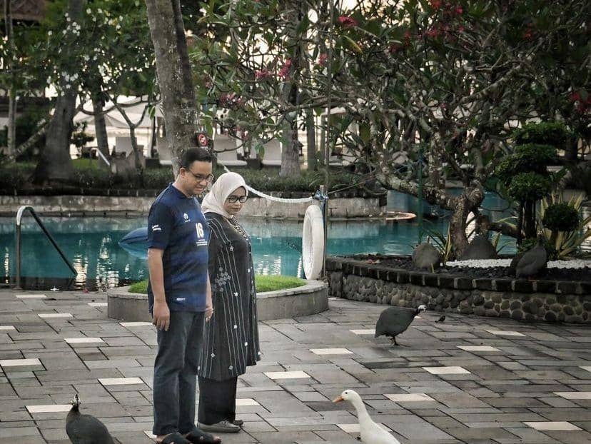 potret Anies Baswedan dan istri liburan di Bali (Instagram.com/aniesbaswedan)
