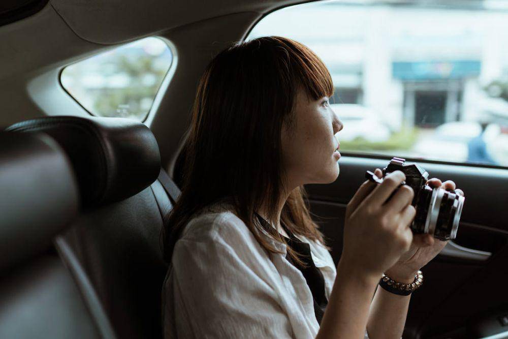 ilustrasi sebentar di dalam mobil (pexels.com/Ketut Subiyanto)