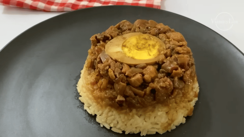 nasi tim ayam (YouTube.com/Vianney Lim)