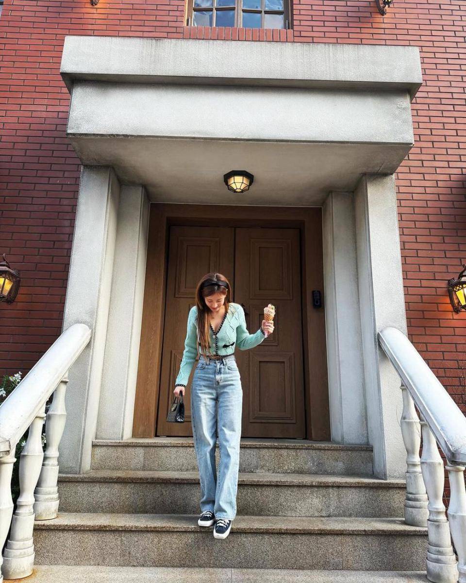 Seohyun SNSD (instagram.com/seojuhyun_s)