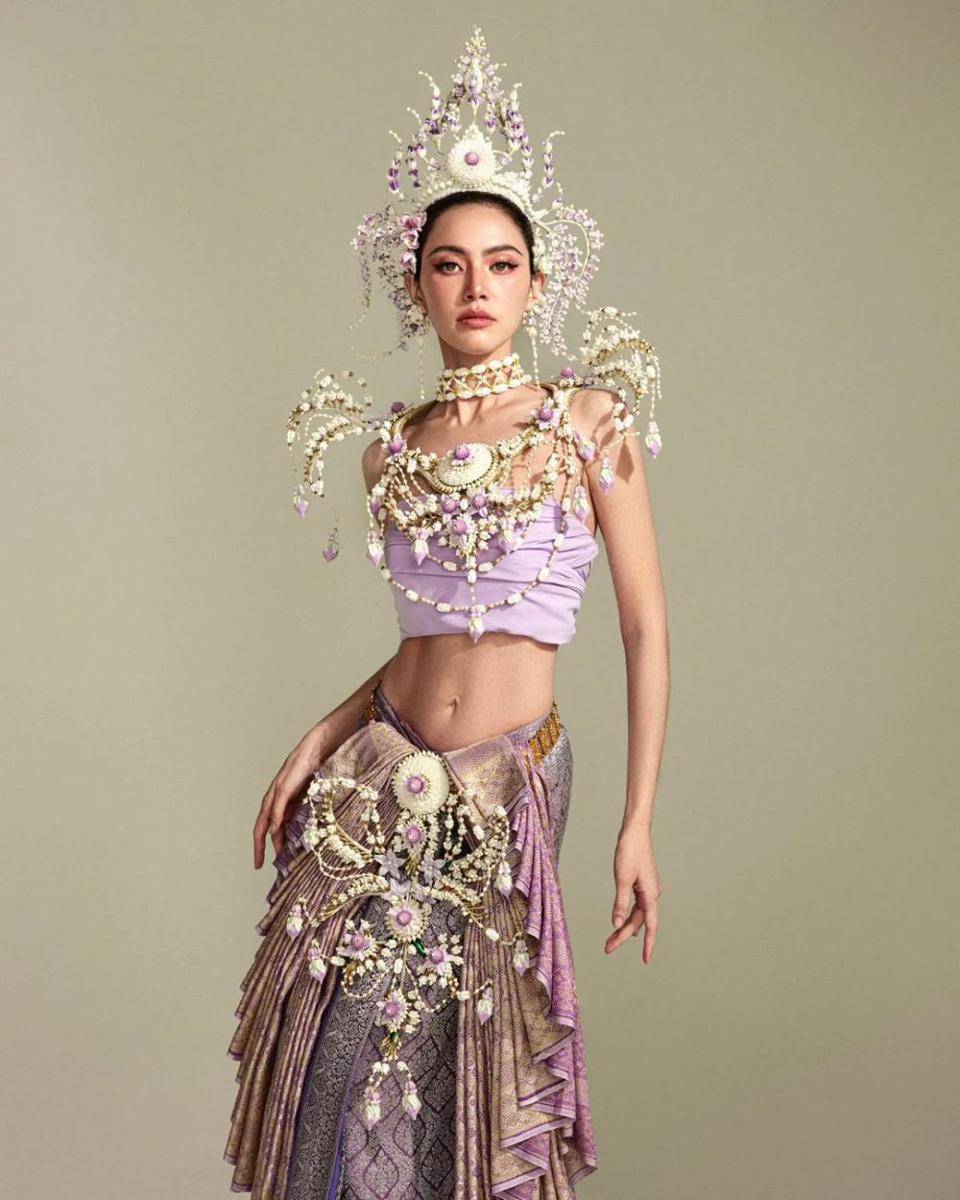 Davika Hoorne (instagram.com/davika)