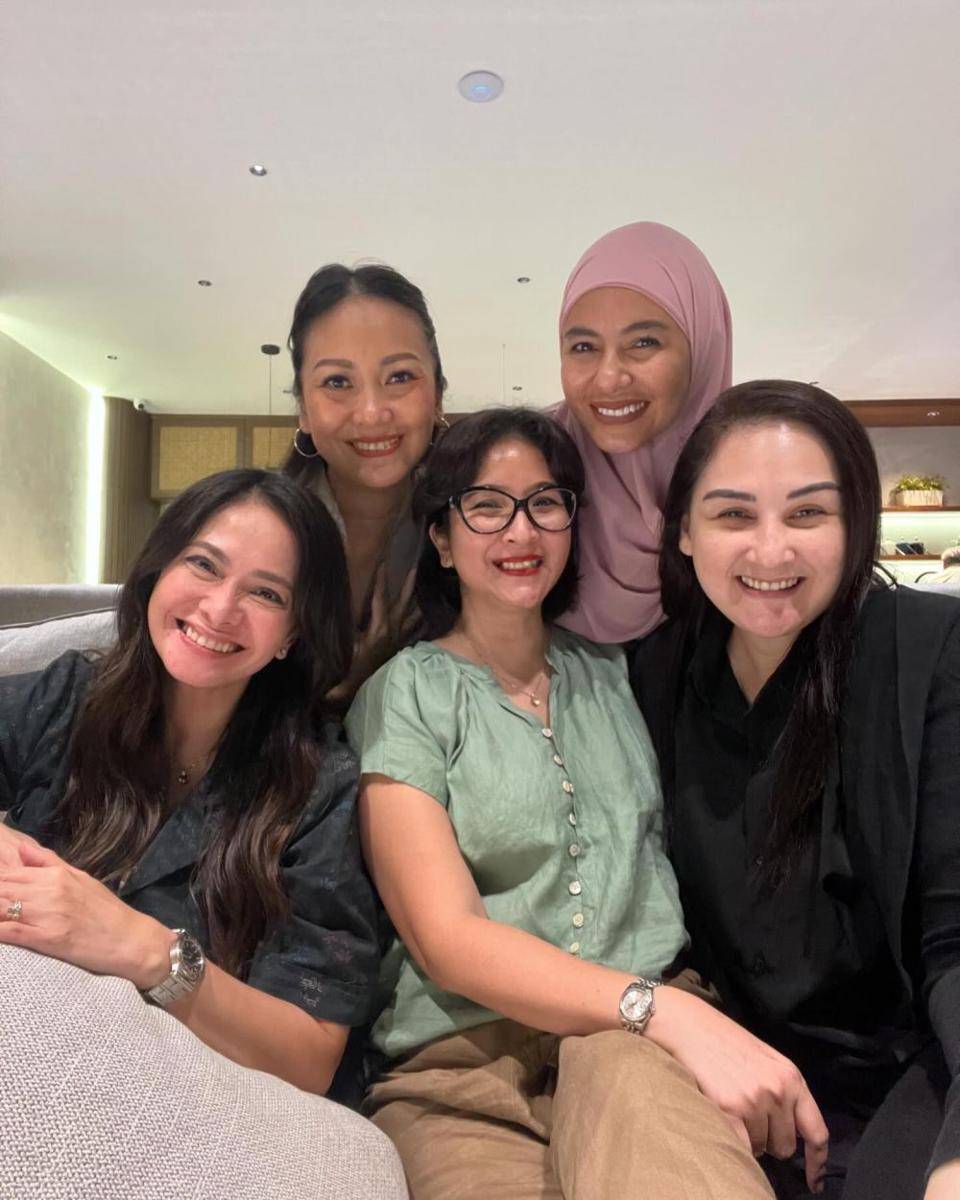 potret Ersa Mayori dan kawan-kawan saat halal bi halal (instagram.com/ersamayori)