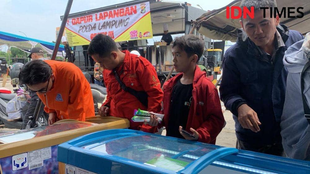Es krim dapur gratis. (IDN Times/Rohmah Mustaurida)