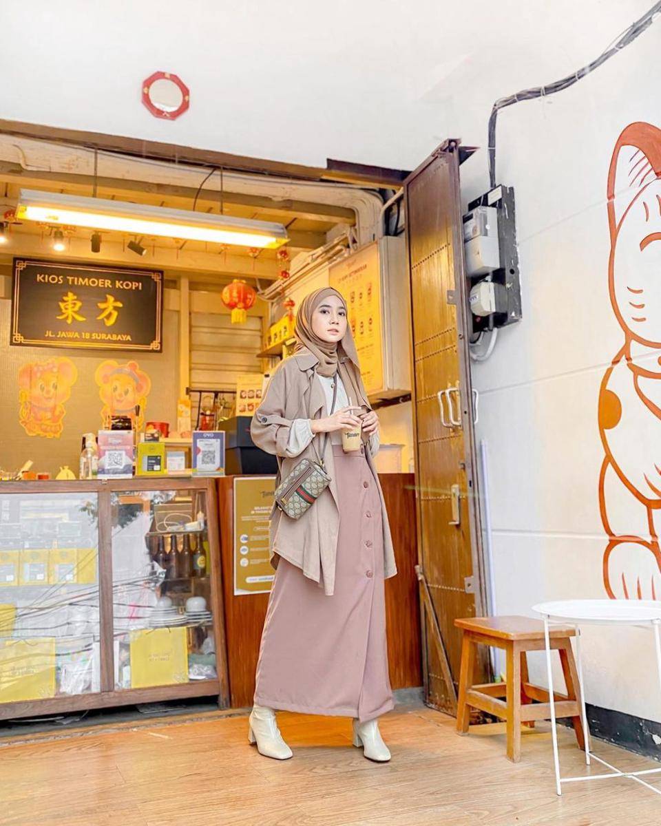 ide styling rok pink ala Richa Etika (instagram.com/richaeu)