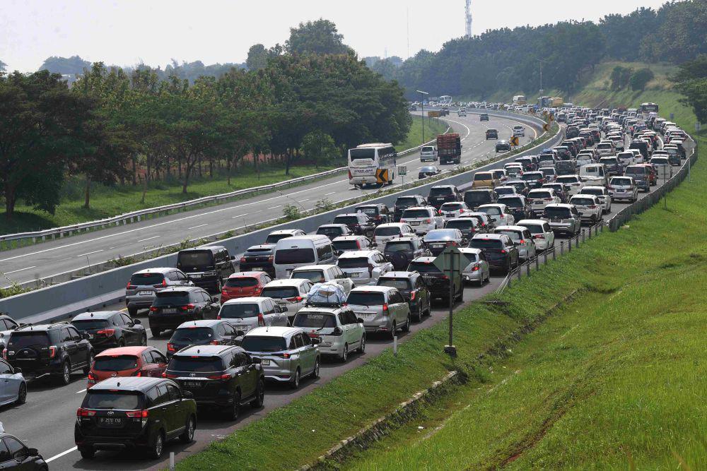 8.725 Pemudik Ditilang karena Langgar Ganjil-Genap di Tol Cikampek