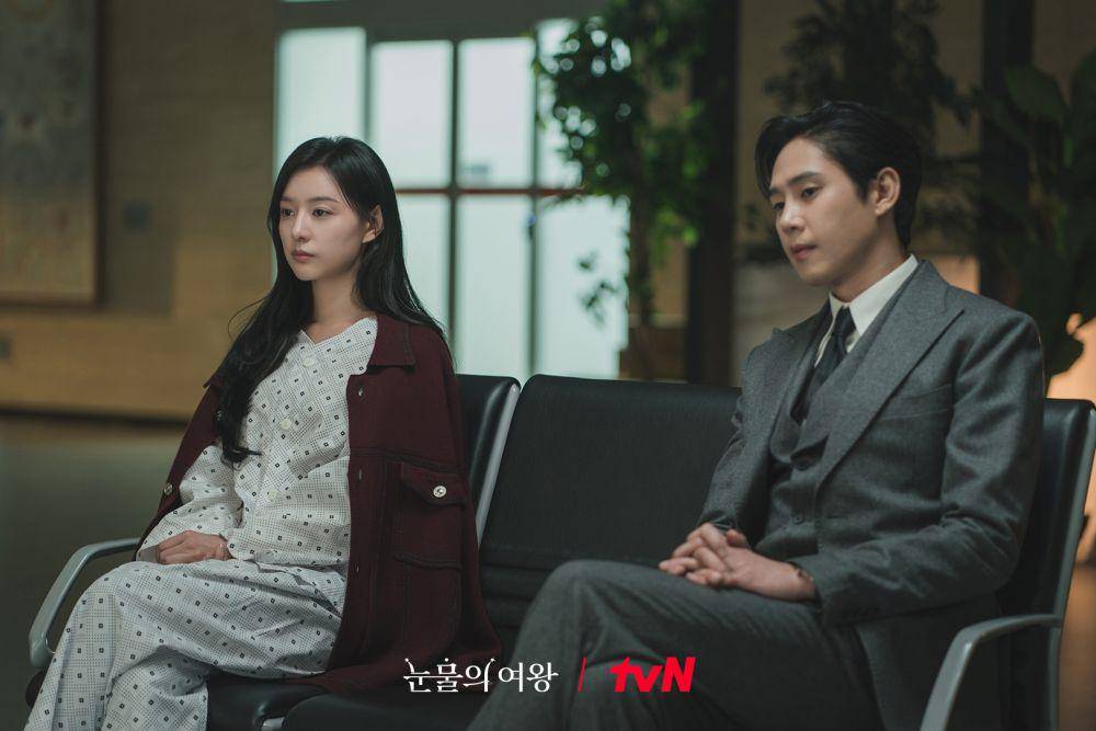 Kim Ji Won dan Park Sung Hoon di Queen of Tears (twitter.com/CJnDrama)