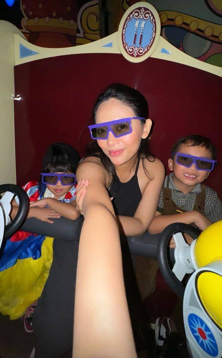 Rachel Vennya Disneyland Tojyo (Instagram.com/rachelvennya)