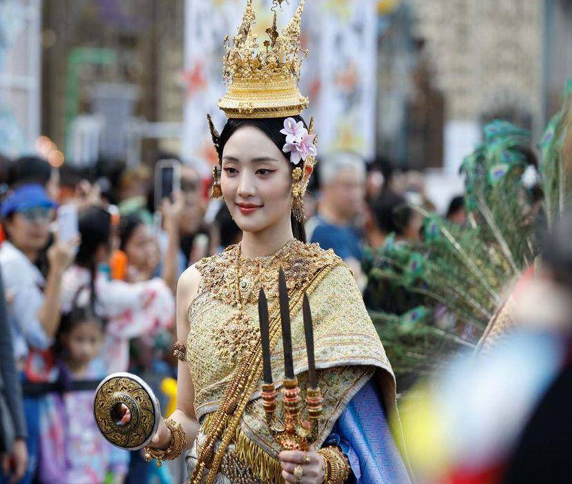 potret Minnie (G)I-Dle rayakan Songkran Day di Thailnd (instagram.com/iconsiam)