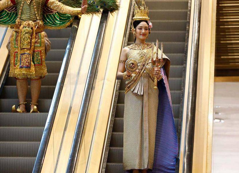 potret Minnie (G)I-Dle rayakan Songkran Day di Thailnd (instagram.com/iconsiam)