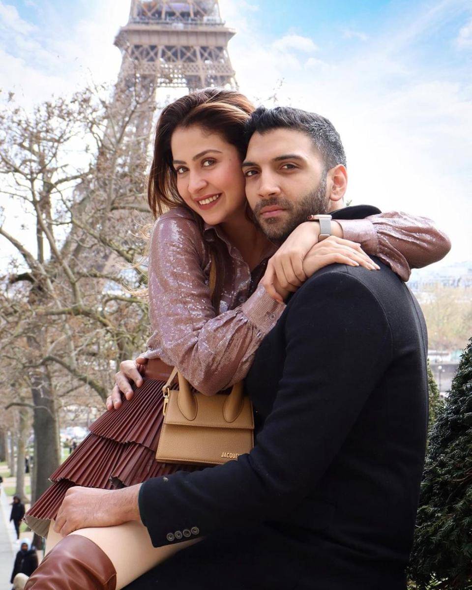 Malvika Raaj dan suami (instagram.com/malvikaraaj)