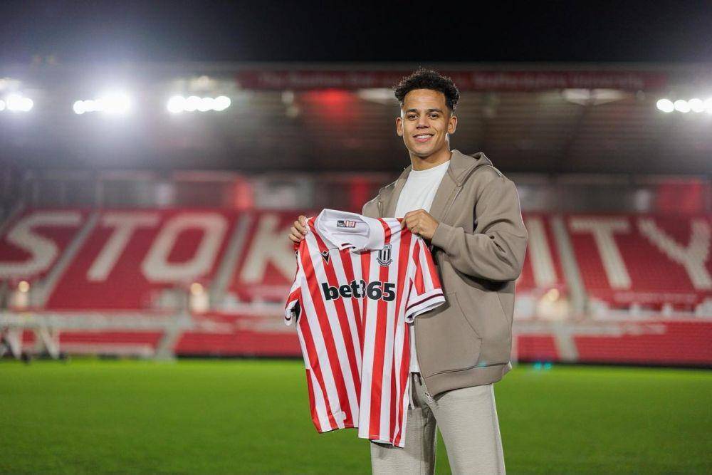 Million Manhoef, pemain keturunan Indonesia asal Belanda yang saat ini membela Stoke City (instagram.com/million.m_)
