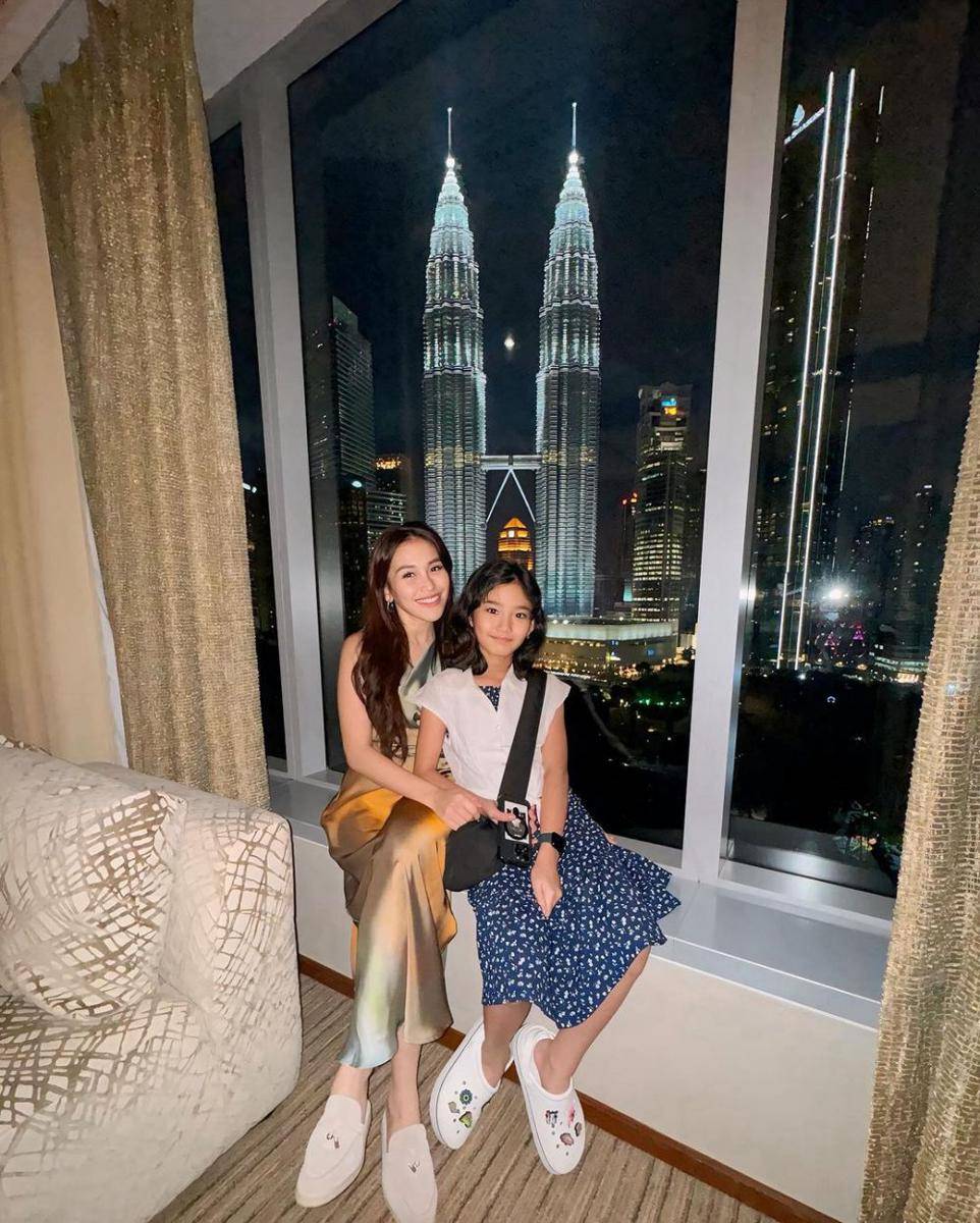 potret Ayu Ting Ting dan keluarga liburan Lebaran di Malaysia (instagram.com/ayutingting92)