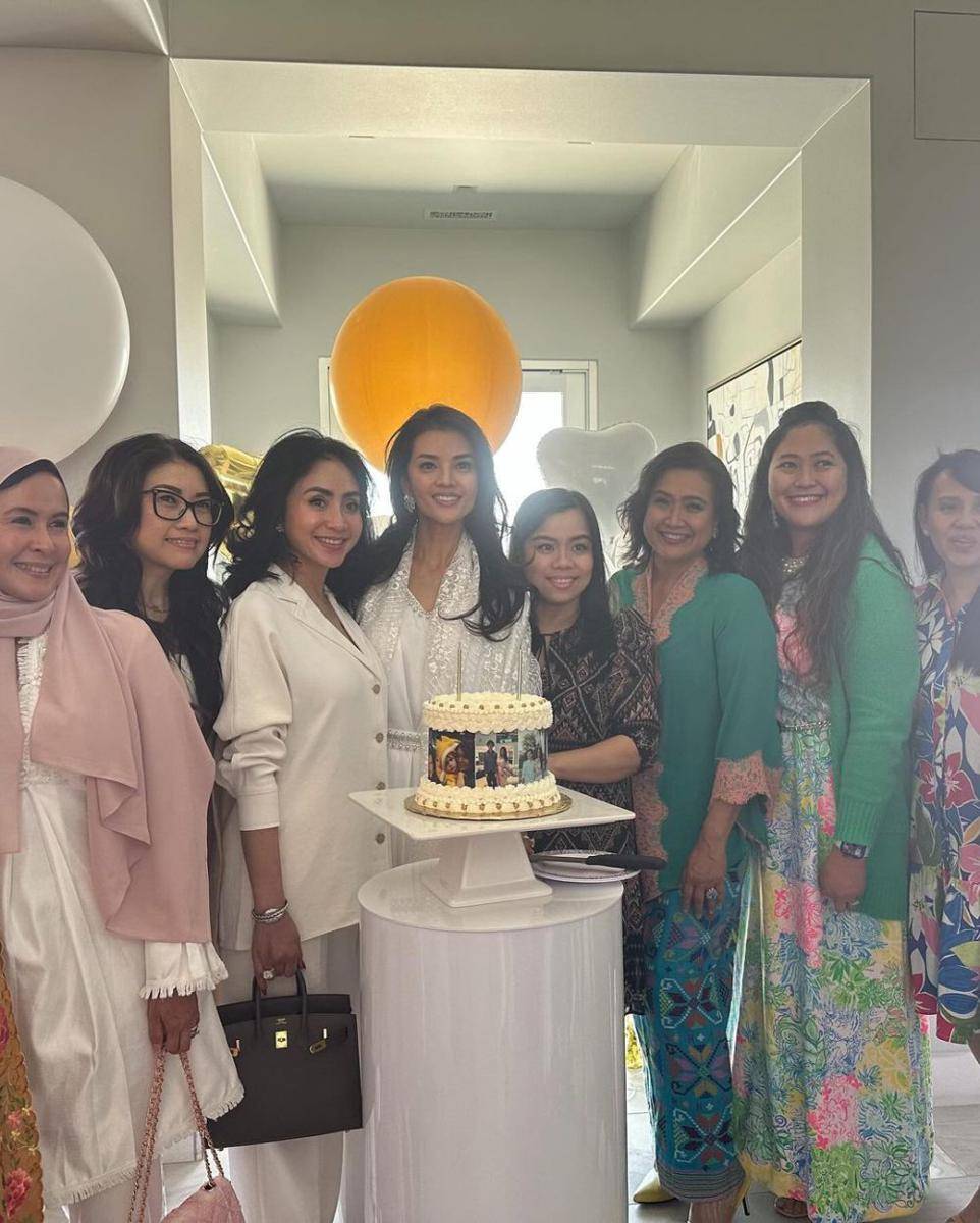 potret Farah Quinn rayakan lebaran di Arizona, Amerika Serikat (instagram.com/farahquinnofficial)