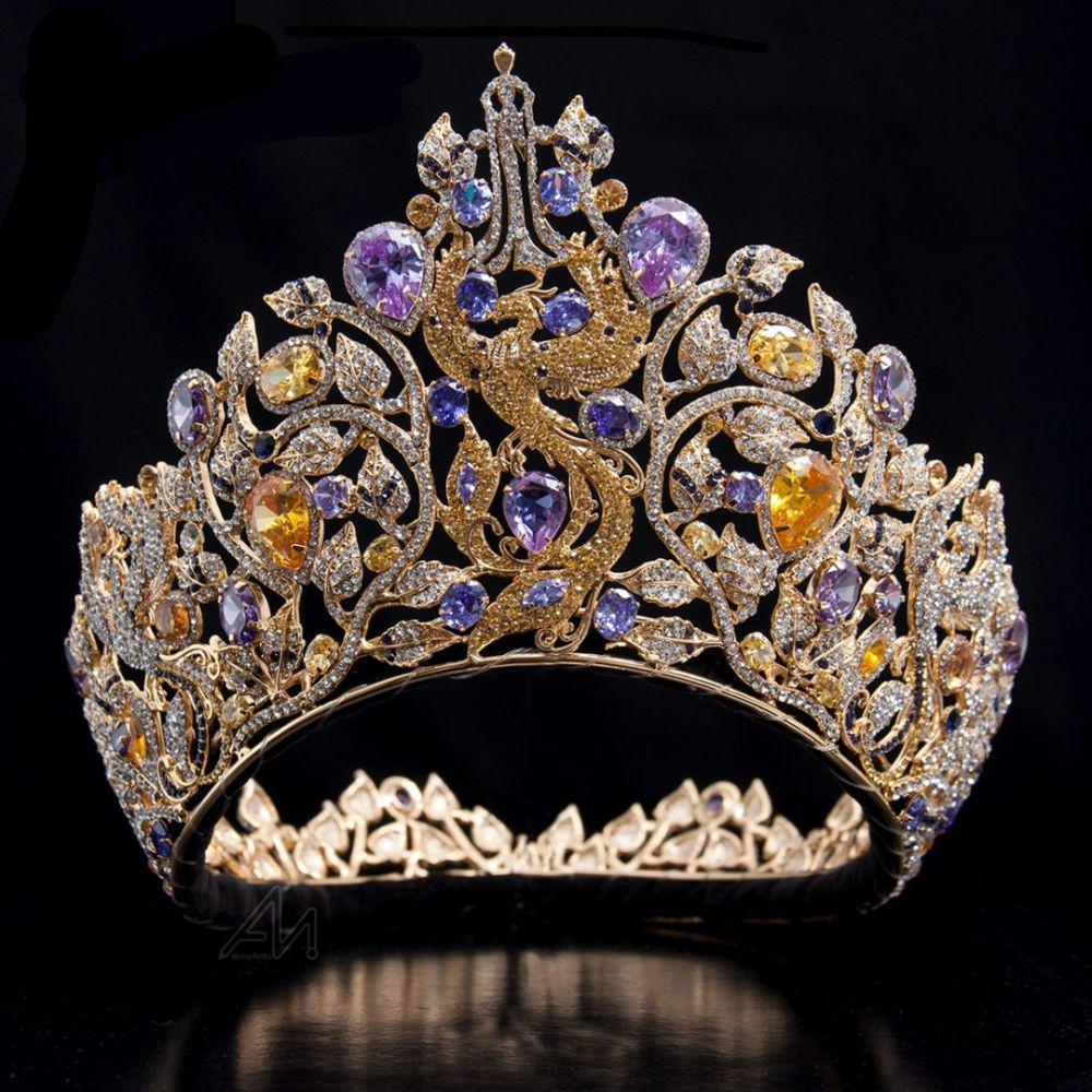 Mahkota Pemenang Miss Mega Bintang Indonesia 2024 Bertema Gayatri (Instagram.com/yayasanduniamegabintang)