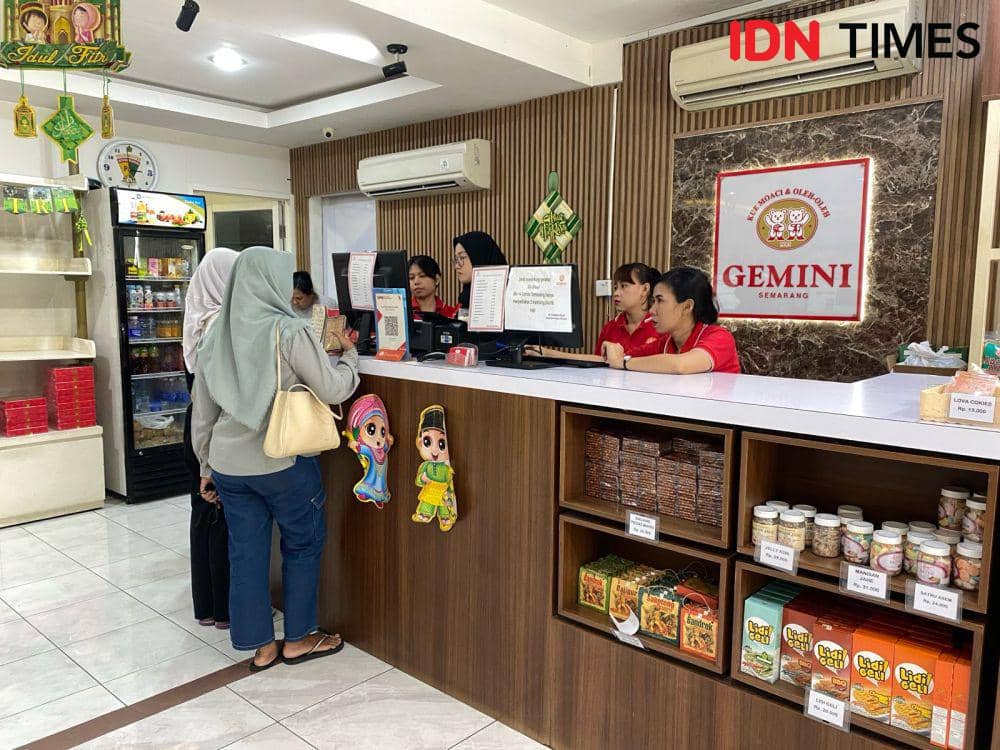 Pusat oleh-oleh Moaci Gemini di Jalan Kartini Semarang. (IDN Times/Anggun Puspitoningrum)