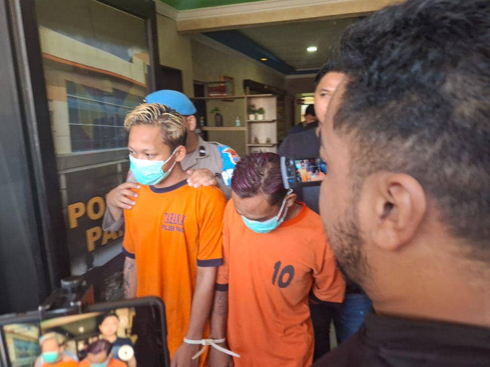 Kedua tersangka pencurian spesialis sekolah Malang. (IDN Times/Rizal Adhi Pratama)