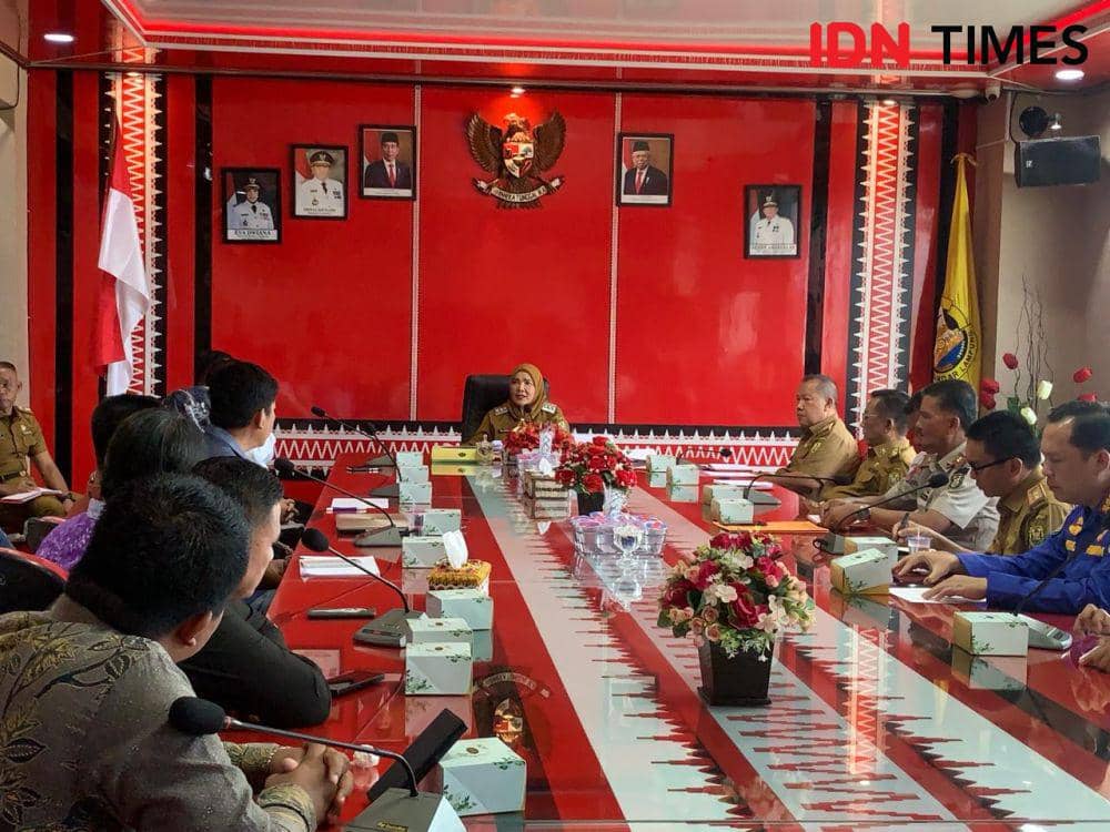 Rapat pemkot bersama pihak Citra Garden soal drainase. (IDN Times/Rohmah Mustaurida)